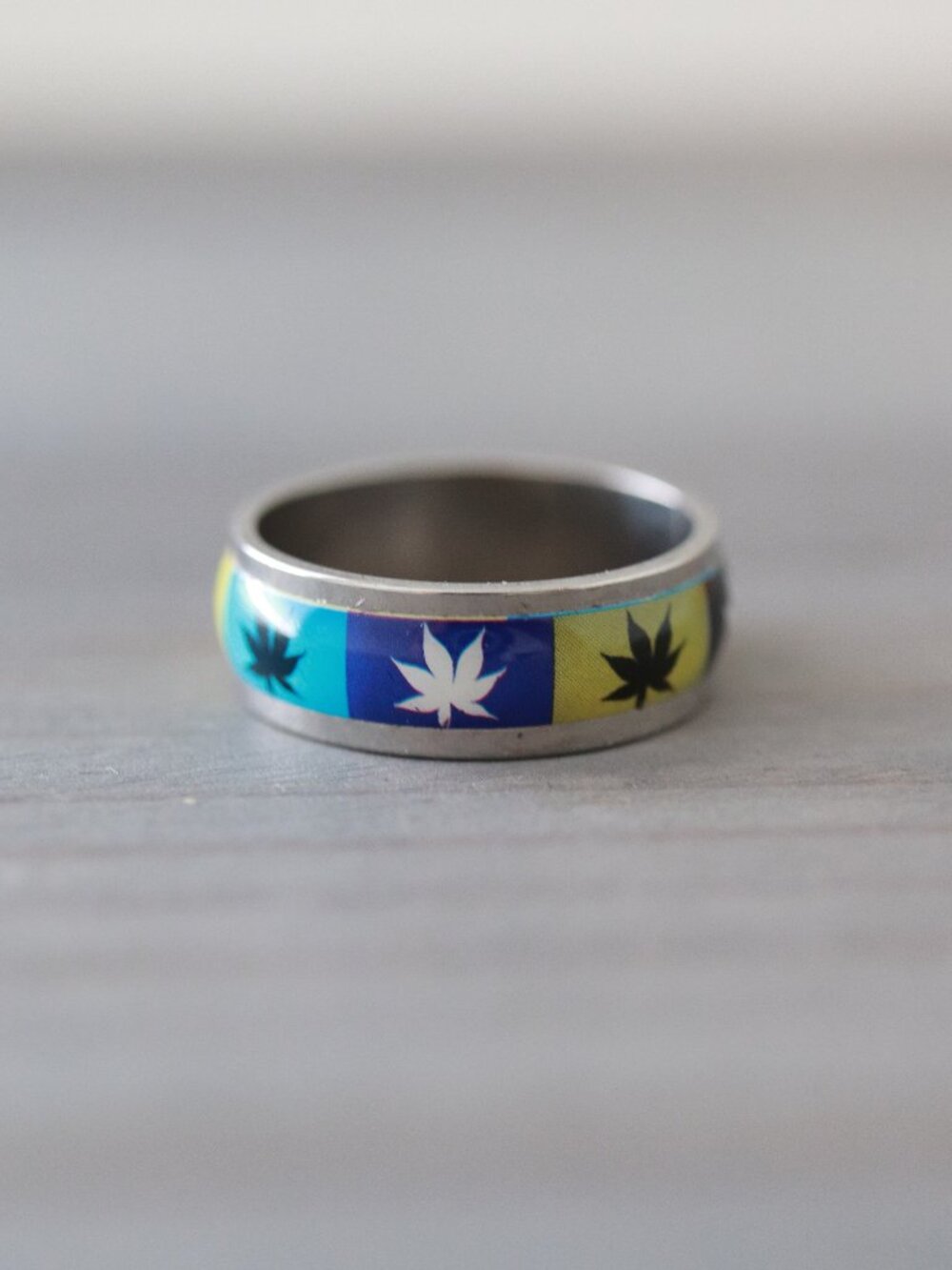 Leaf Design Multicolor Style Men/Women Band Ring Silver Stainless Steel